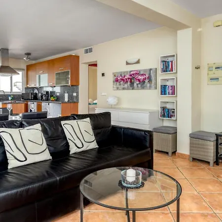 Coastalgem: 2br Pool And View בית נופש