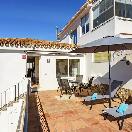 Holiday home Coastalgem: 2br Pool And View Fuengirola