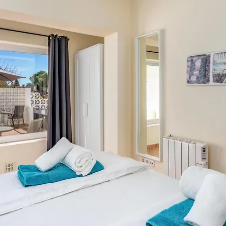 Coastalgem: 2br Pool And View Holiday home Fuengirola